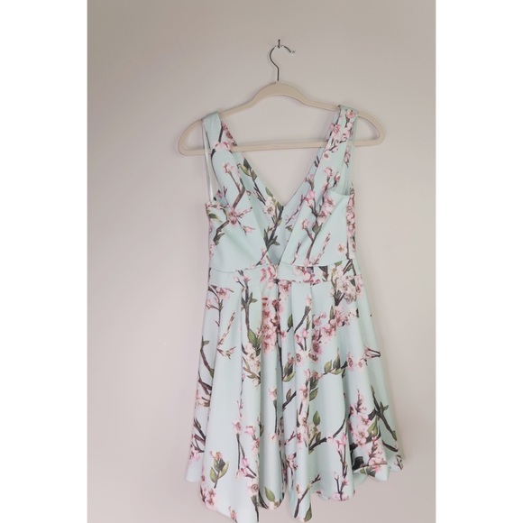 Flower print flare mini dress - Picture 2 of 5